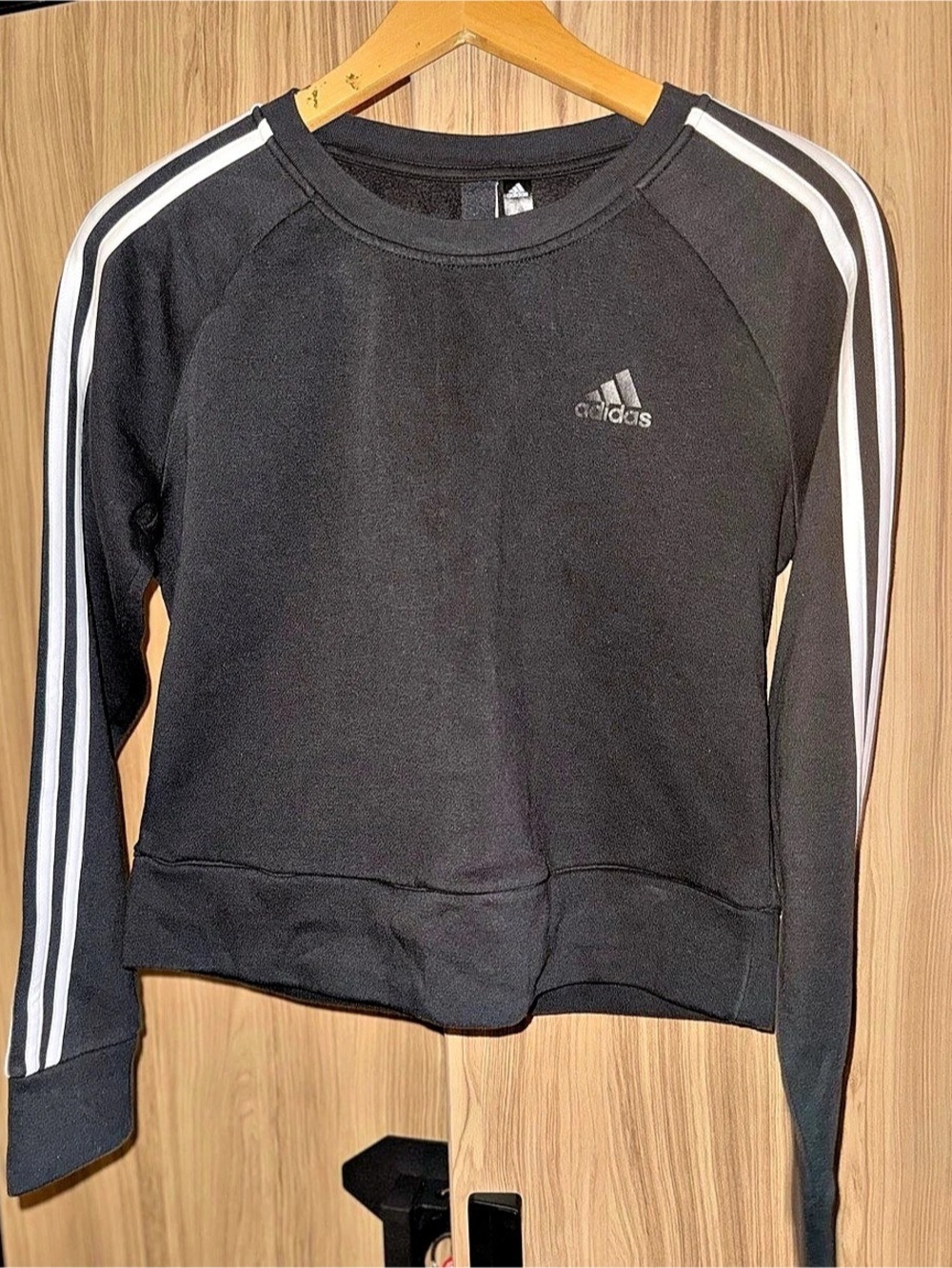 adidas Essentials 3-Stripes Fleece Sweatshirt Black. Size Small